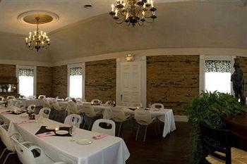 Rogues Harbor Inn Lansing Kültér fotó