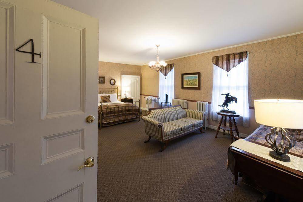 Rogues Harbor Inn Lansing Kültér fotó